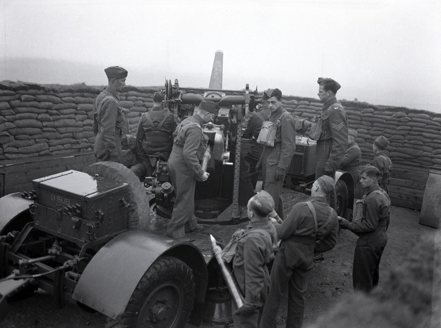 Military equipment and training in Nova Scotia, World War II   200902218