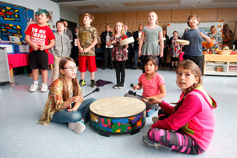 Truro Elementary School students play the Mi’kmaq Honour
          Song.